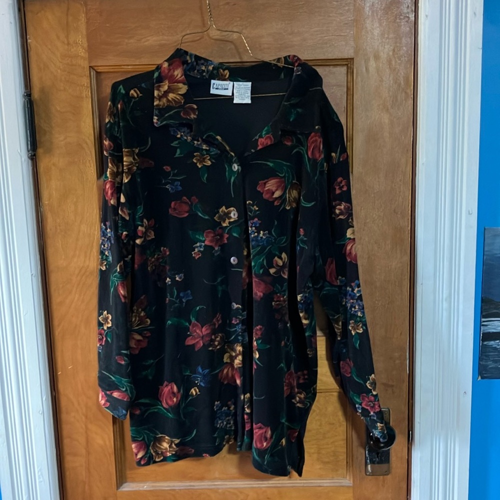 Capacity Women's Blouse